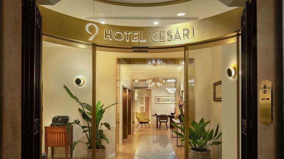 9Hotel Cesari Exterior