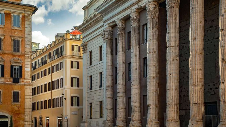9Hotel Cesari Exterior