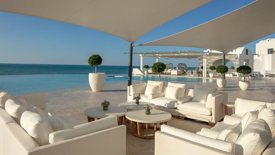Anantara Santorini Abu Dhabi Retreat Pool
