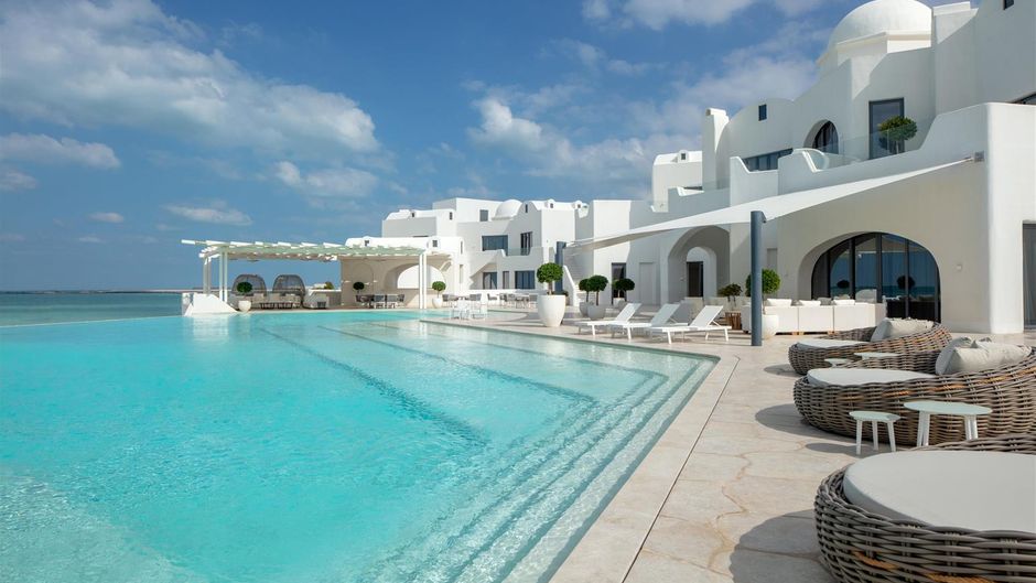 Anantara Santorini Abu Dhabi Retreat Pool