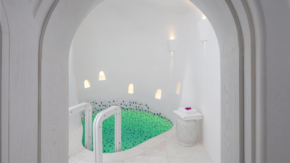 Anantara Santorini Abu Dhabi Retreat Spa