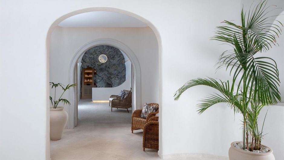 Anantara Santorini Abu Dhabi Retreat Spa