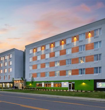 Best Western Plus Kawartha Lakes Hotel &