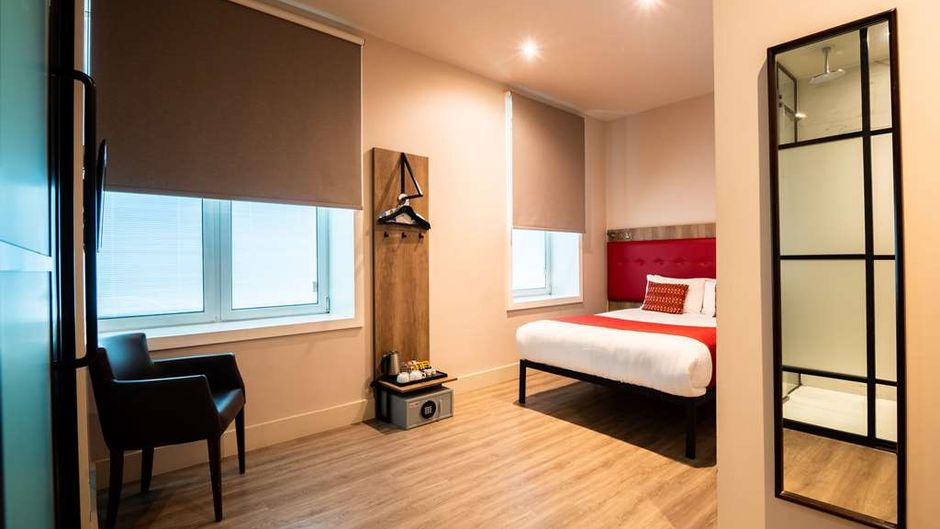 Euston Square Hotel Room