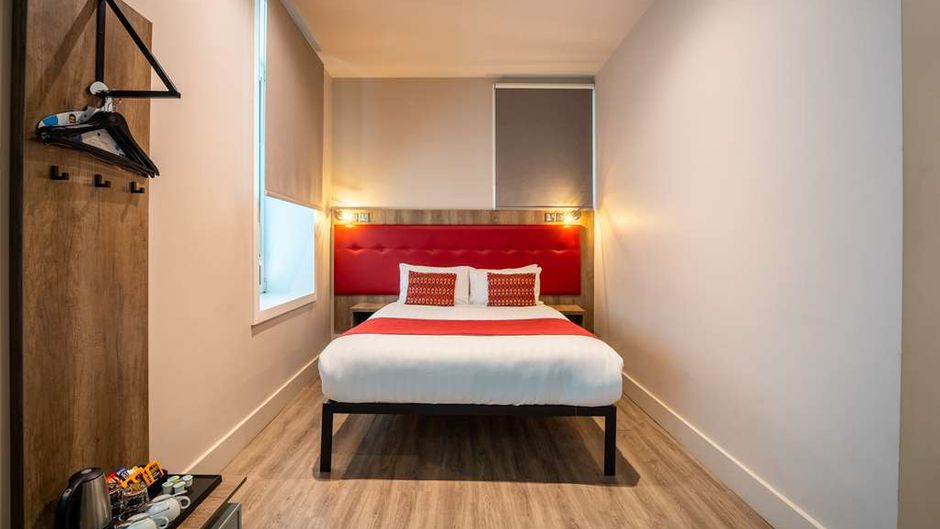 Euston Square Hotel Room