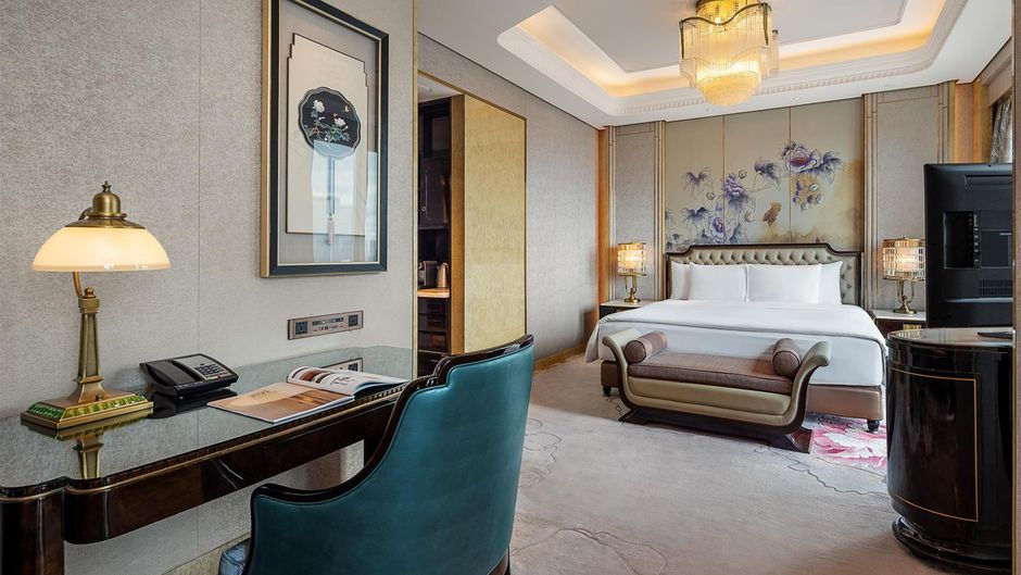 Wanda Reign Chengdu Suite