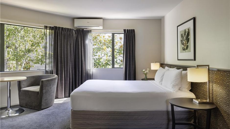 Greenlane Suites Room
