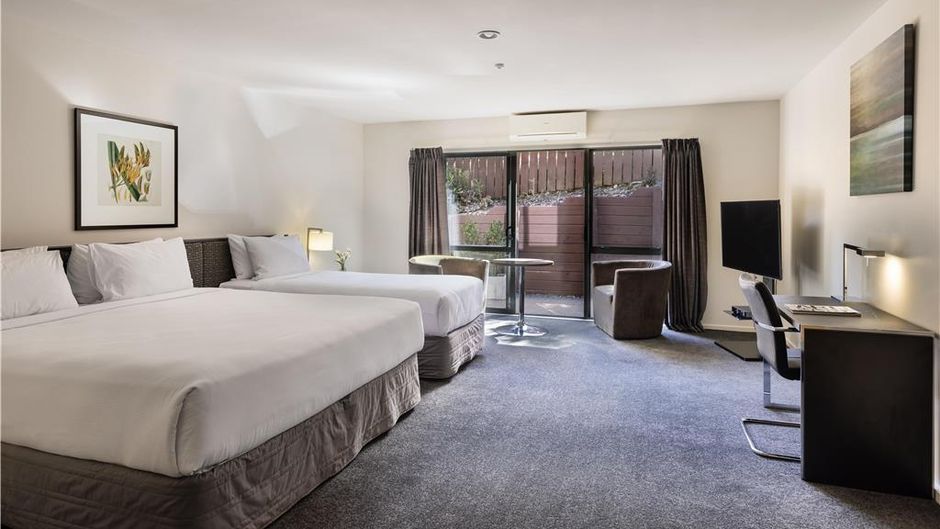 Greenlane Suites Room