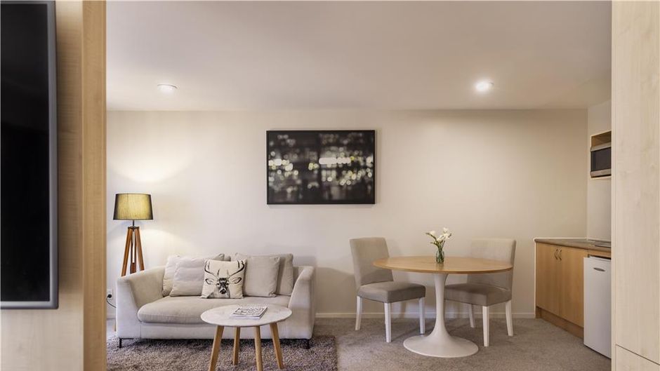 Greenlane Suites Suite