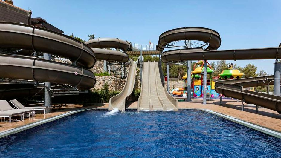 Titanic Deluxe Hotel Bodrum Pool