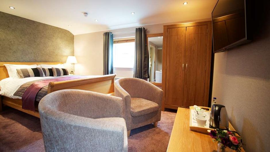 The Waterside Hotel Suite