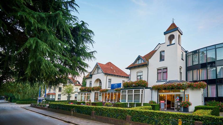 Amrath Hotel Media Park Exterior