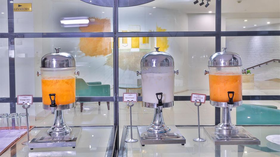 Avari Xpress Gulberg Restaurant