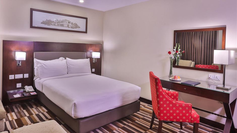 Avari Xpress Gulberg Room