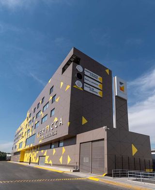 Verticca Hotel And Business