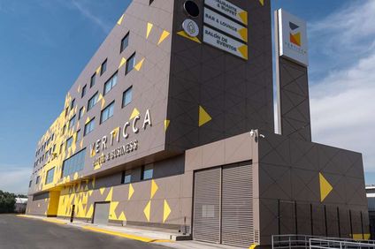 Verticca Hotel And Business