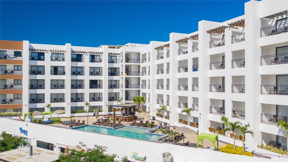 Medano Hotel & Suites Exterior
