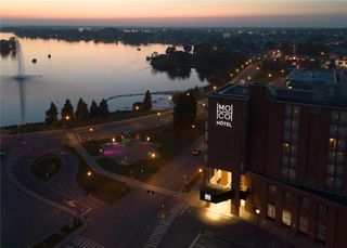 Moco Hotel