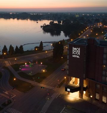 Moco Hotel