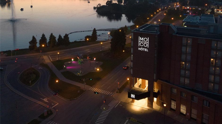 Moco Hotel Exterior
