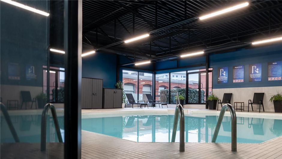 Moco Hotel Pool