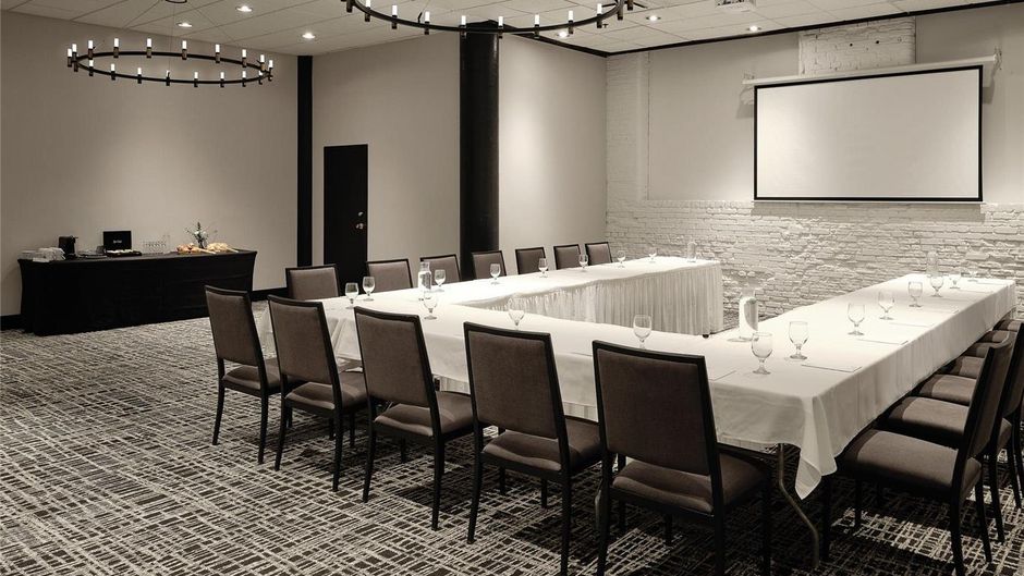 Moco Hotel Meeting