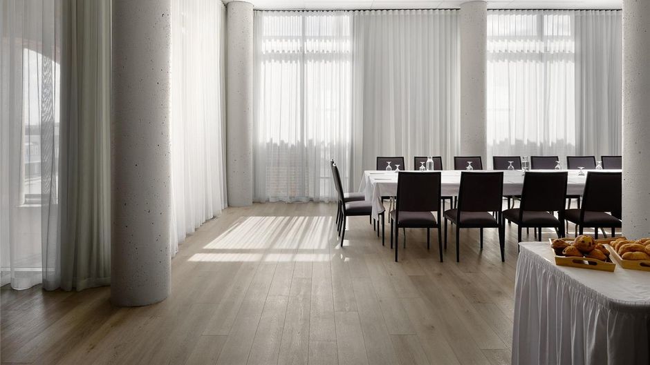 Moco Hotel Meeting