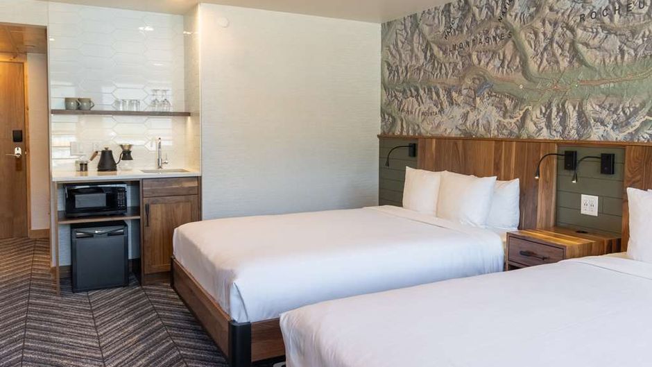 Hotel Canoe & Suites Room
