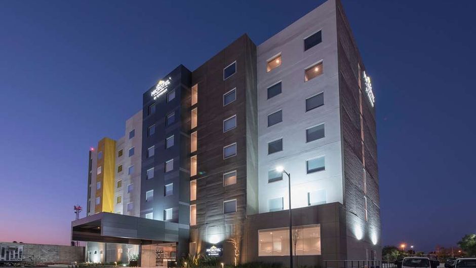 Microtel Inn & Suites Irapuato Exterior