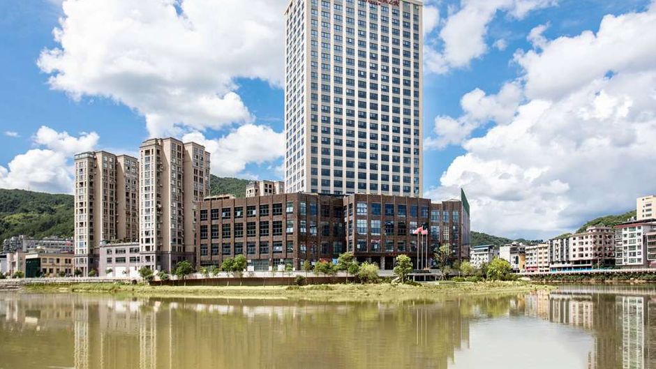 Ramada Plaza by Wyndham Zhenghe Exterior