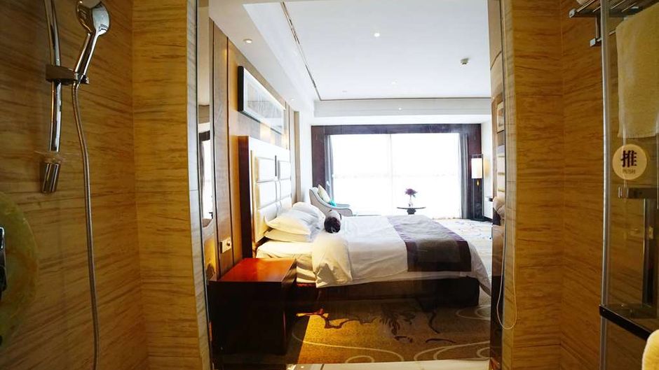 Days Hotel & Suites by Wyndham Jiangsu Room
