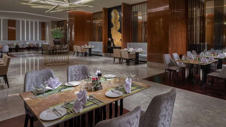Wyndham Grand Plaza Royale Eve Restaurant