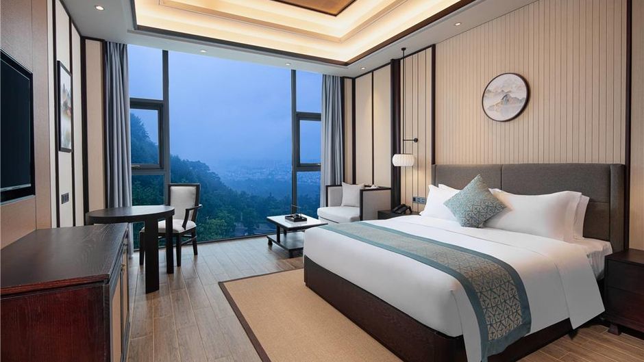 Ramada by Wyndham Xishan Mountain Room
