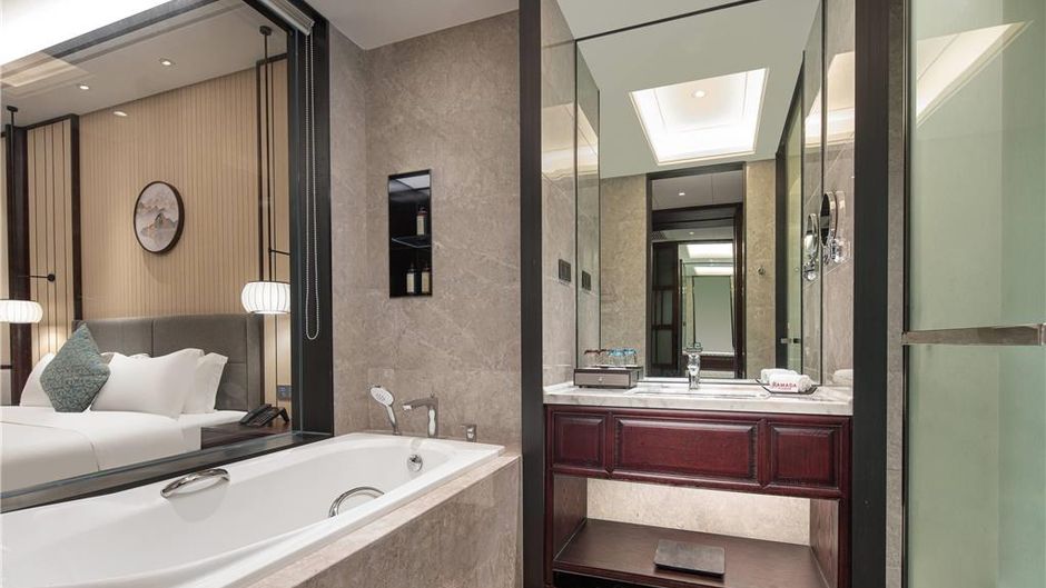 Ramada by Wyndham Xishan Mountain Room