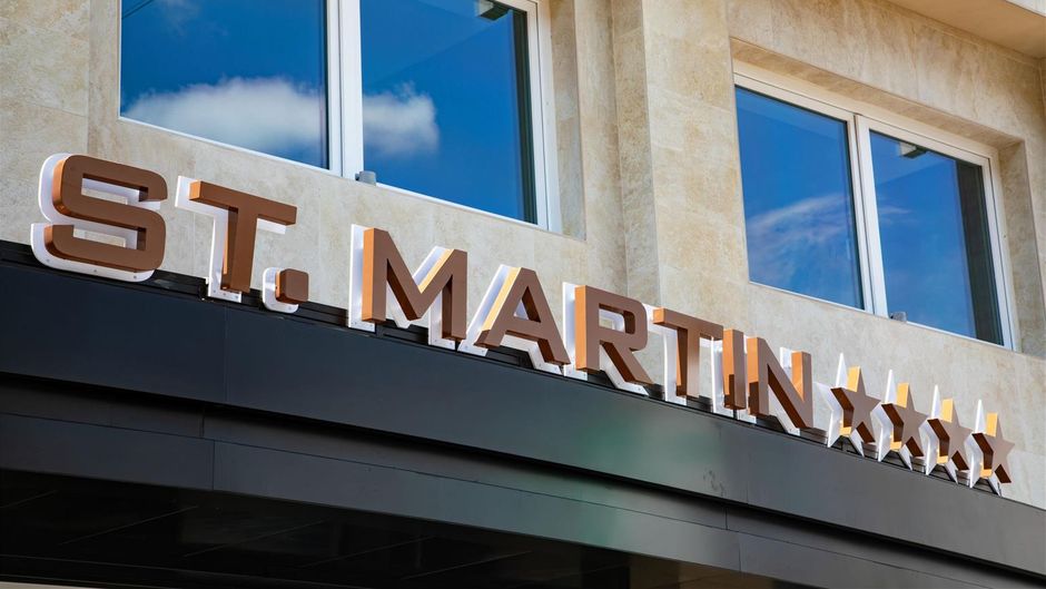 St Martin Hotel Exterior