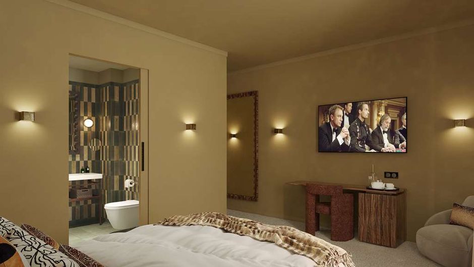 Gounod Hotel Room