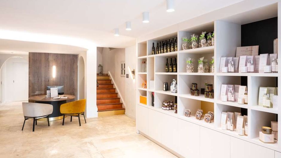Domaine du Colombier Lobby