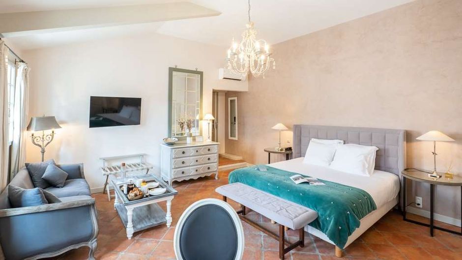 Domaine du Colombier Room