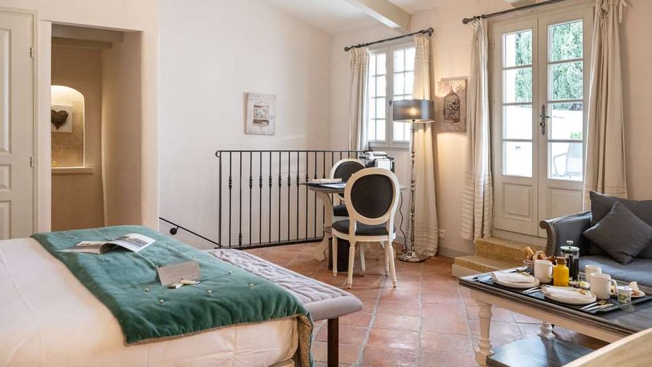 Domaine du Colombier Room