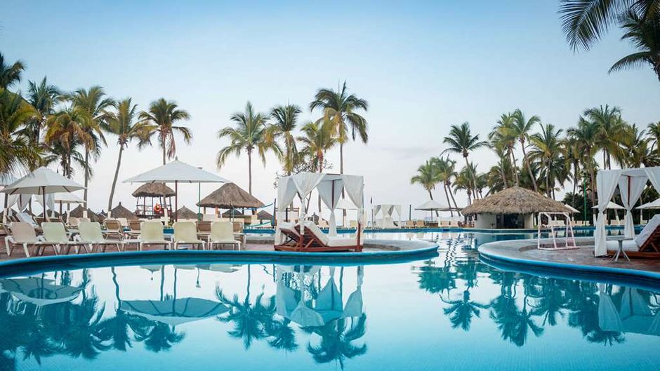 Hotel Emporio Ixtapa Pool