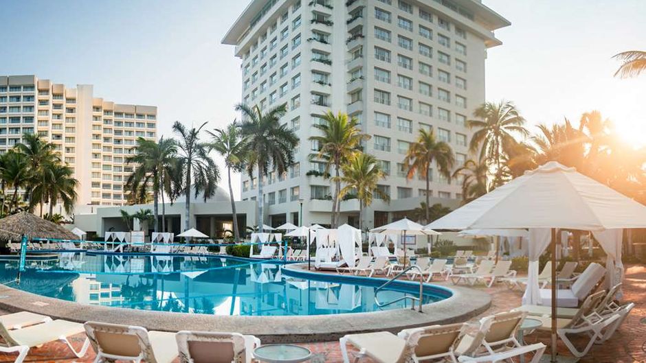 Hotel Emporio Ixtapa Pool
