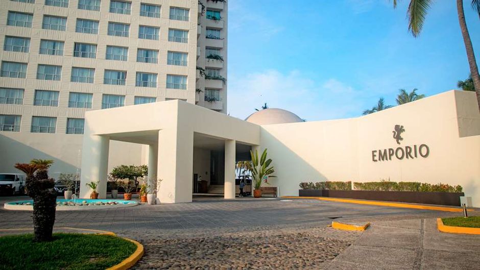 Hotel Emporio Ixtapa Exterior
