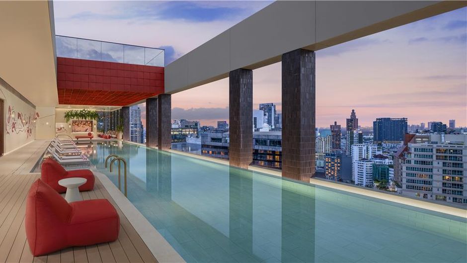 KROMO Bangkok, Curio Collection by Hilto Pool