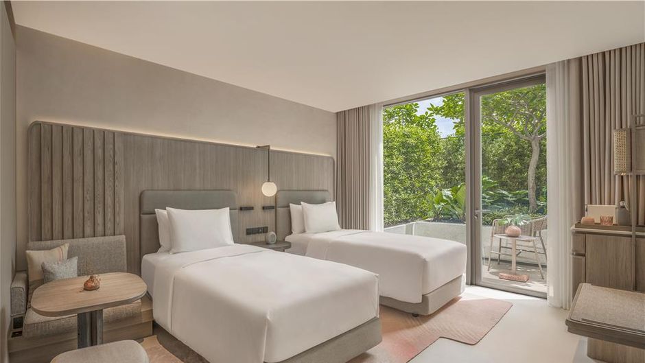 KROMO Bangkok, Curio Collection by Hilto Room