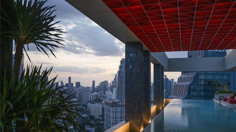 KROMO Bangkok, Curio Collection by Hilto Pool