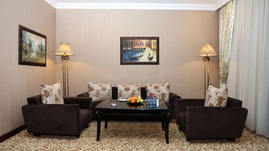 Modern Hotel Suite