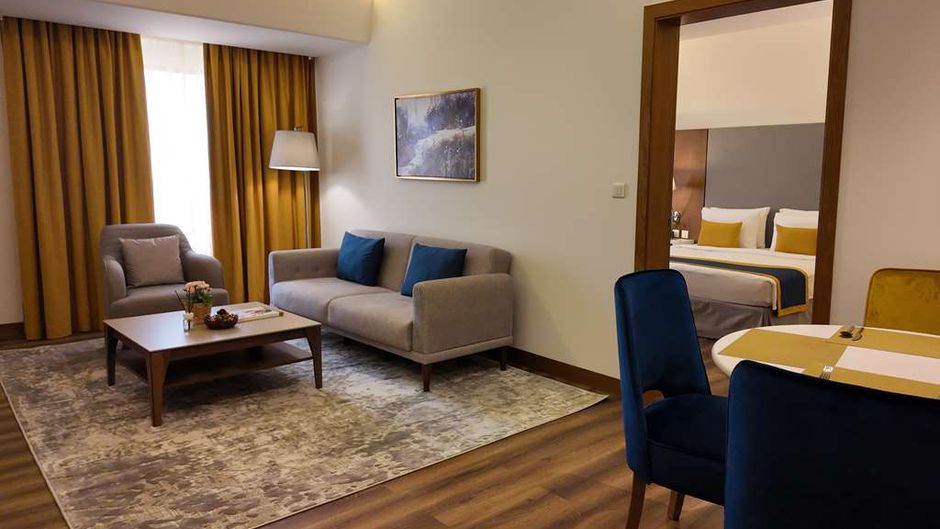 Golden Tulip Muscat Suite