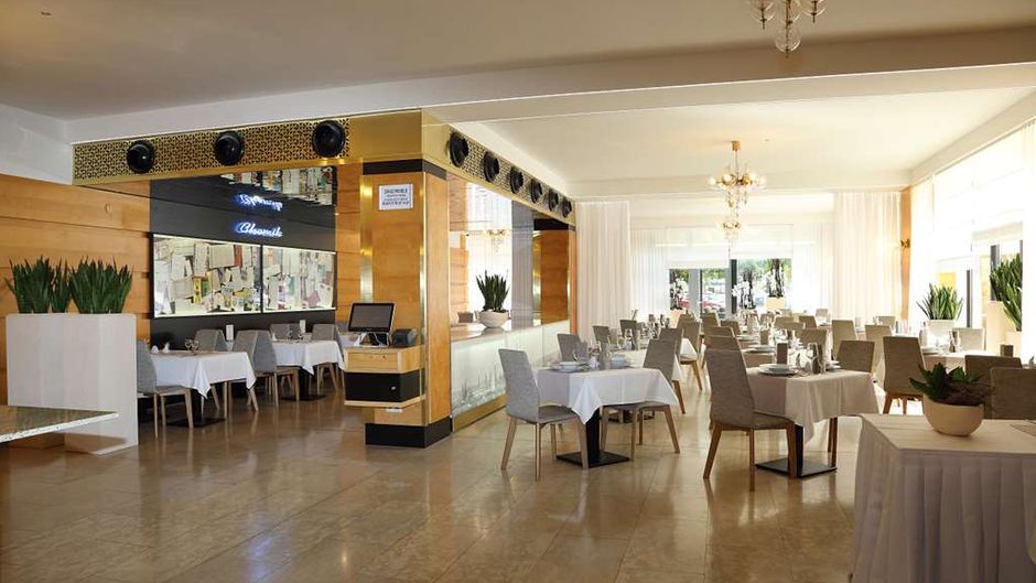 Harmony Club Hotel Restaurant