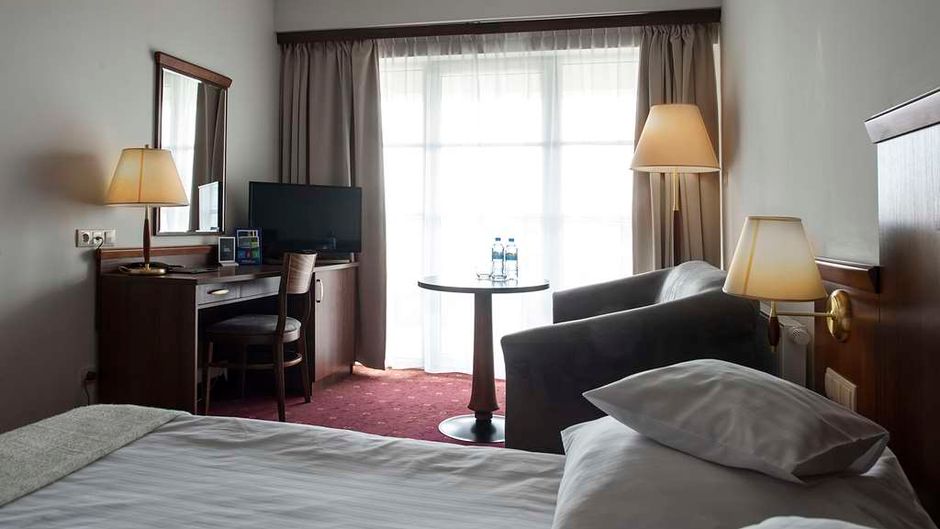 Hotel Edison Room