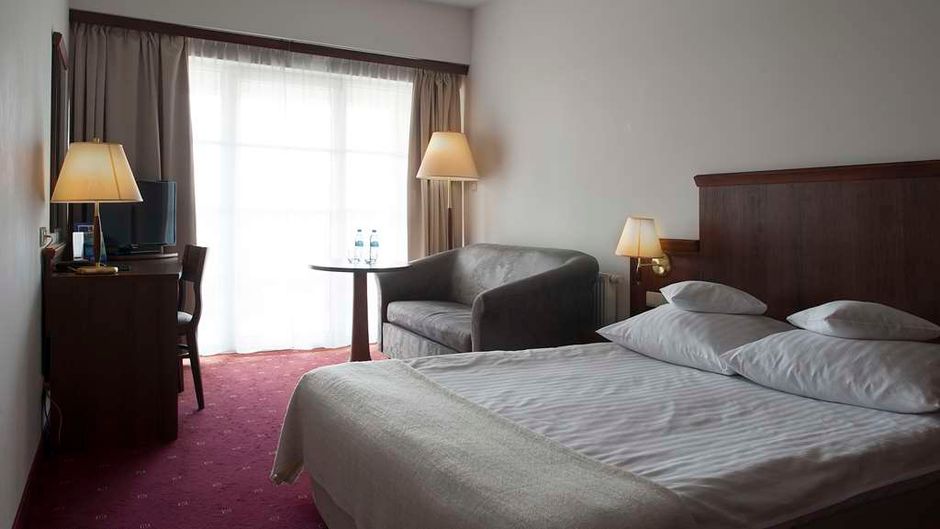 Hotel Edison Room